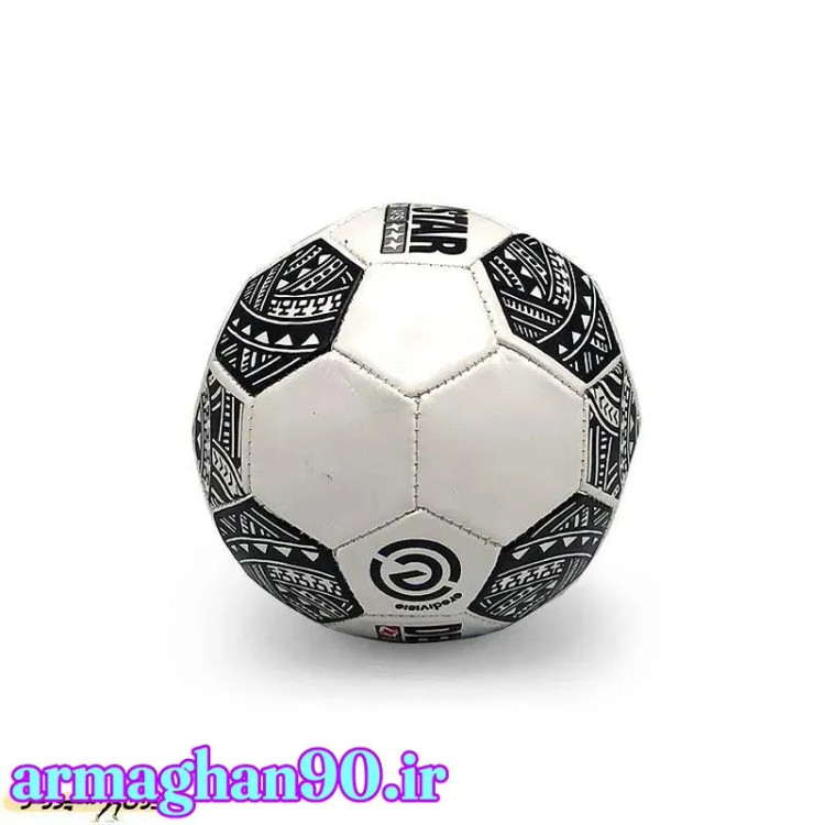 توپ کوچک فوتبال برای هواداران دربی استار