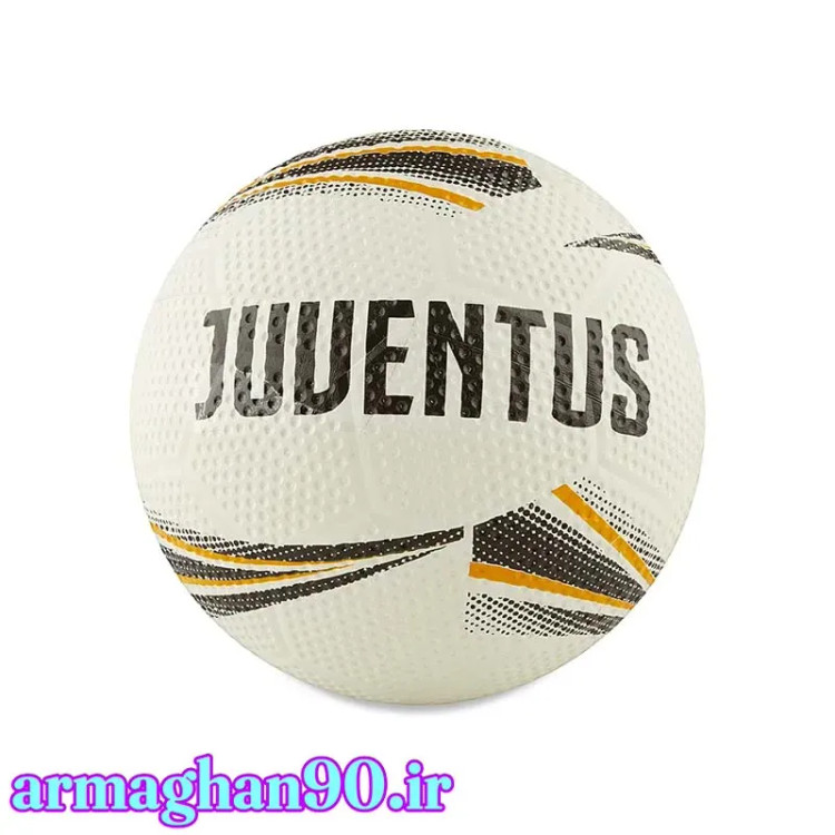 توپ فوتبال با لوگو یوونتوس