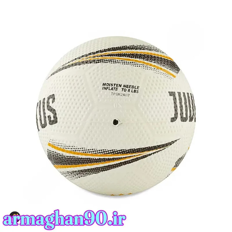 توپ فوتبال با لوگو یوونتوس