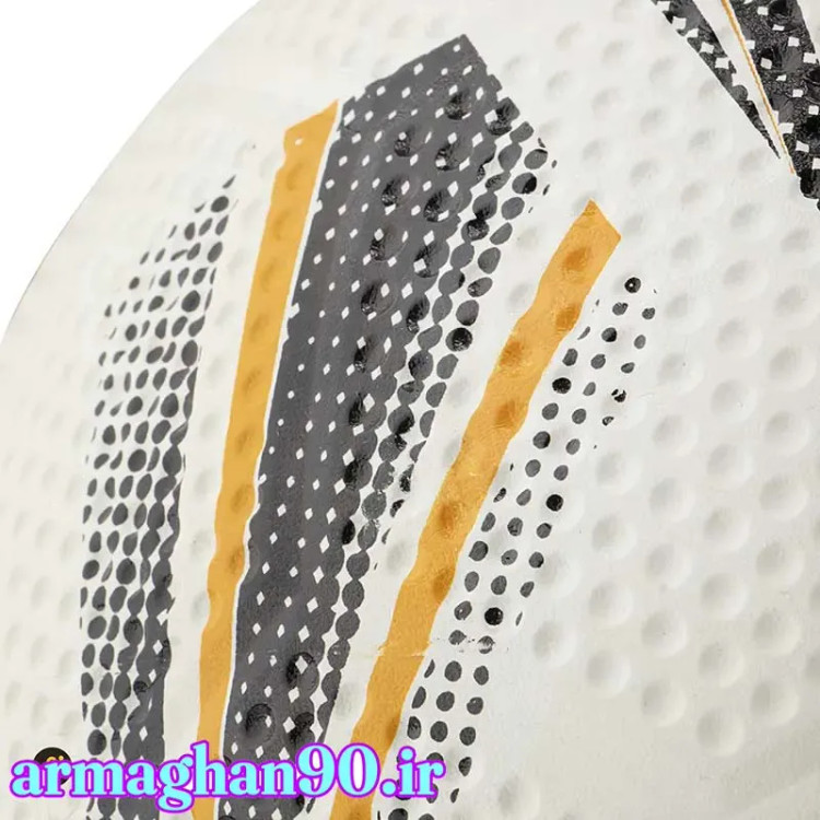 توپ فوتبال با لوگو یوونتوس